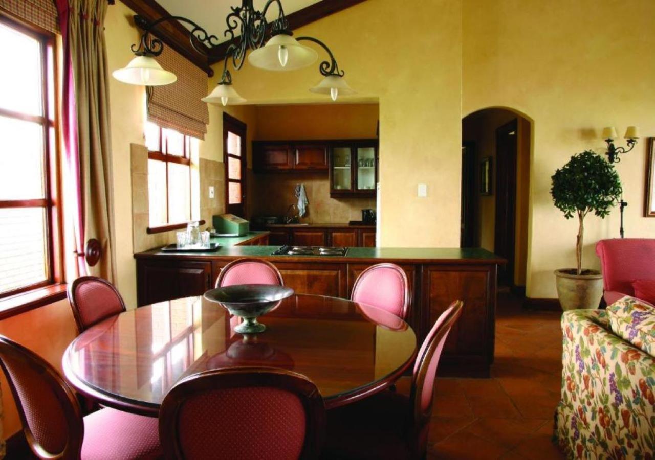 Hotel Gooderson Kloppenheim Country Estate à Machadodorp Extérieur photo